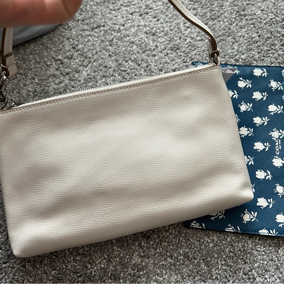 Coach 2 in 1 wristlet NWT - Picture 5 of 10